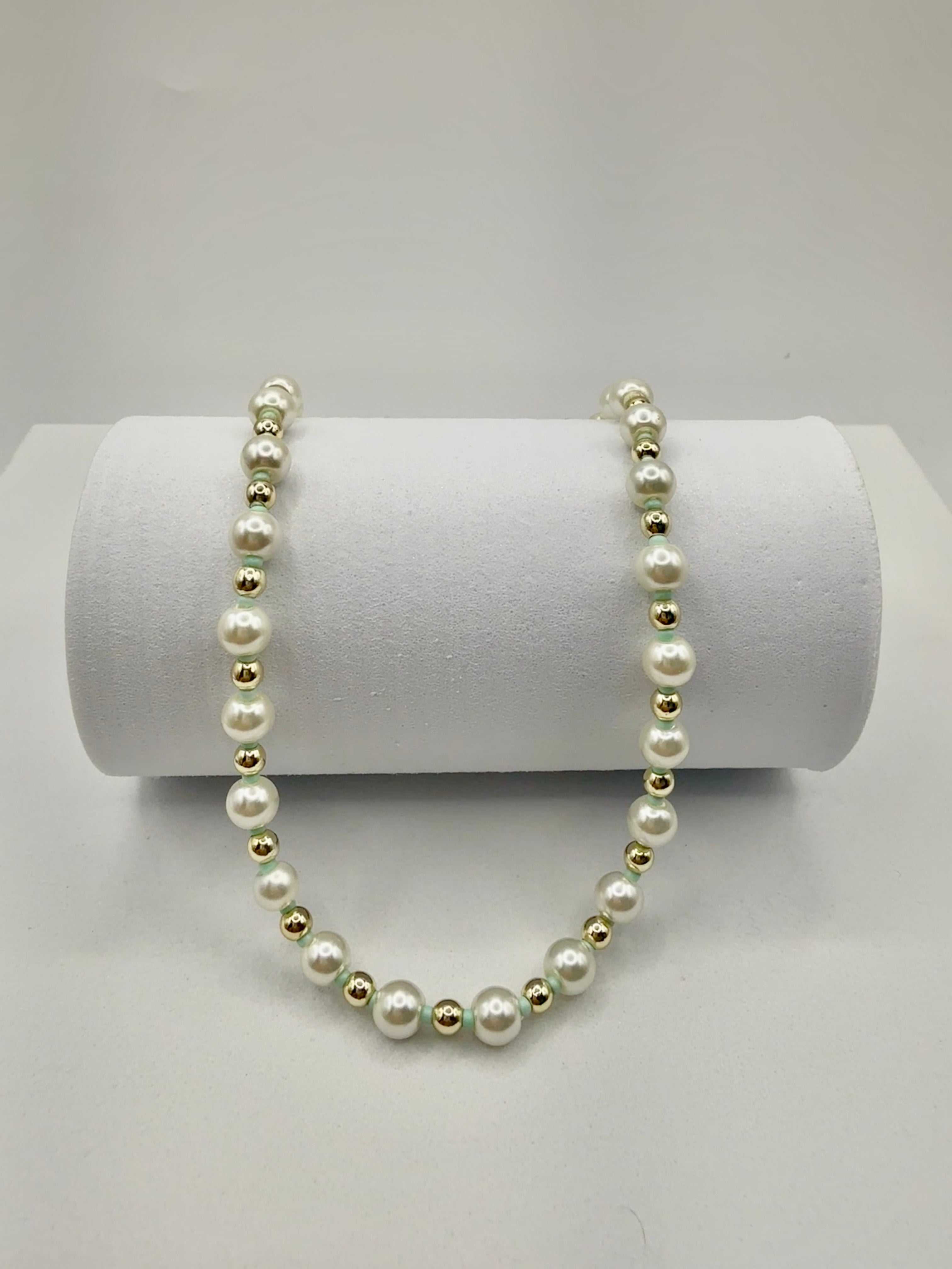 The Daisy Necklace